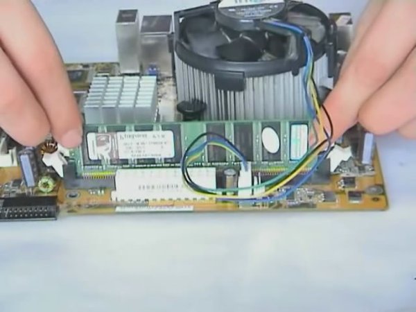 请问组装这样配置的电脑主机要多少钱,或者有