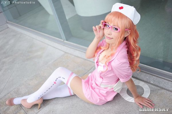 《15美少女漂流记》的高崎望等