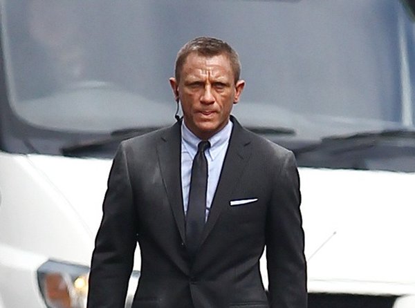 007《天幕坠落》片场现身“反派”哈维尔·巴丹