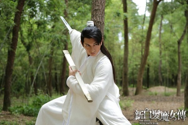 《新<em>白发魔女</em>传》将播 <em>吴奇隆</em>钦点刘思彤出演