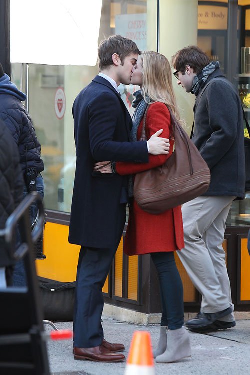 《<em>绯闻女孩</em>》片场照:那天,获得香吻的不只有丹