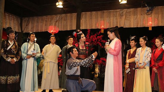 《<em>新白发魔女传</em>》<em>片花</em>曝光 吴奇隆发布会打造