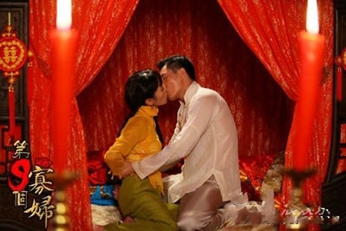 电驴大全 娱乐 剧集 > 叶璇李东学公开恋情微博示爱 戏里激吻戏外成真图片