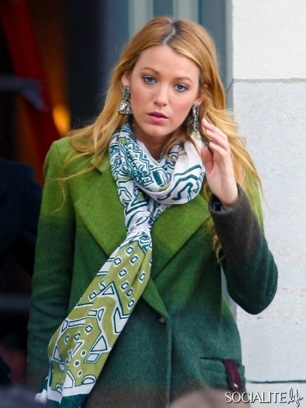 《<em>绯闻女孩</em>》片场照:瑟琳娜和<em>莉莉</em>的母女对手