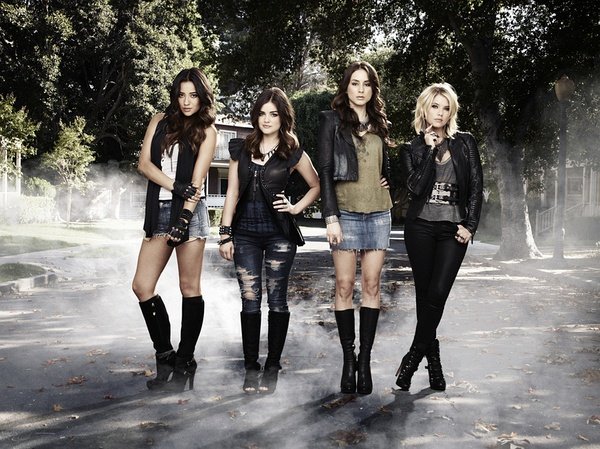<em>美少女的谎言 第四季</em>(Pretty Little Liars Season
