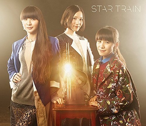 perfume,中文名称电音香水,是日本的女生电音歌手三人组合,成立于2000