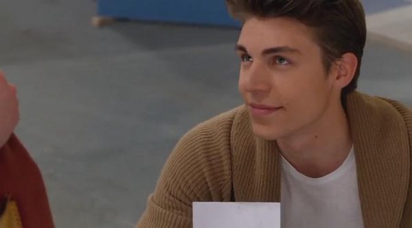 <em>囧女珍娜</em> 第三季(Awkward Season 3) - 电视剧
