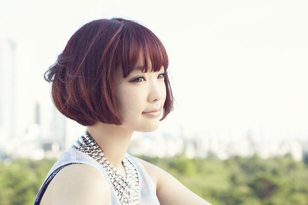 飞内将大担任这首歌曲的制作,「fairy*」是一首快节奏歌曲,桃井はる