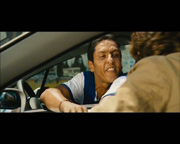 的士速递1里面抢劫的那些坏人开的是奔驰什么型号的车