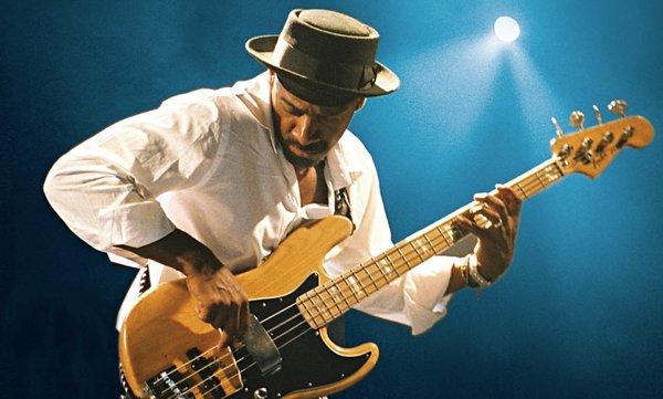 marcus miller -《afrodeezia》(寻根之旅)[flac]