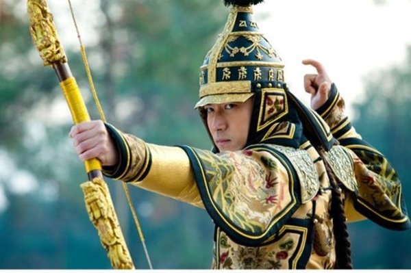 《美人无泪》京城发布 刘恺威首演皇帝腹黑到