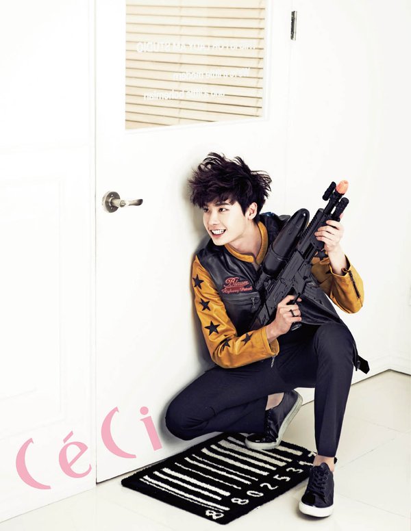 《<em>学校2013</em>》<em>李钟硕</em>写真 变身完美男友 - 剧集