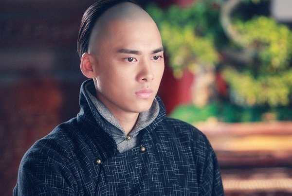 《 赏金猎人 》开播  李易峰 演绎史上最帅捕快 - 