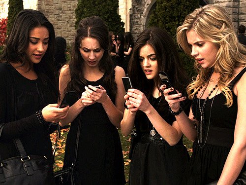 <em>美少女的谎言</em> 第三季(Pretty Little Liars Season