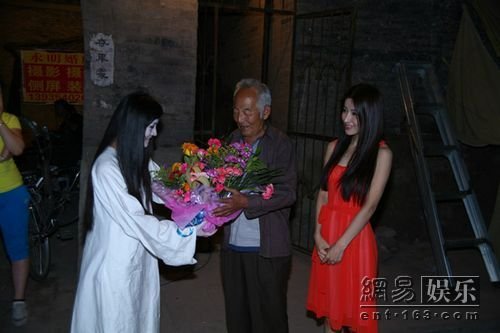 床下有人 - 电影图片 | 电影剧照 | 高清海报 - Ve