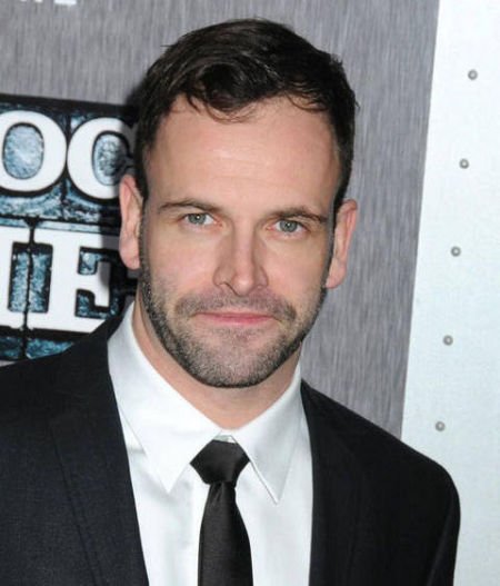 福尔摩斯:基本演绎法 第一季(Elementary Seas