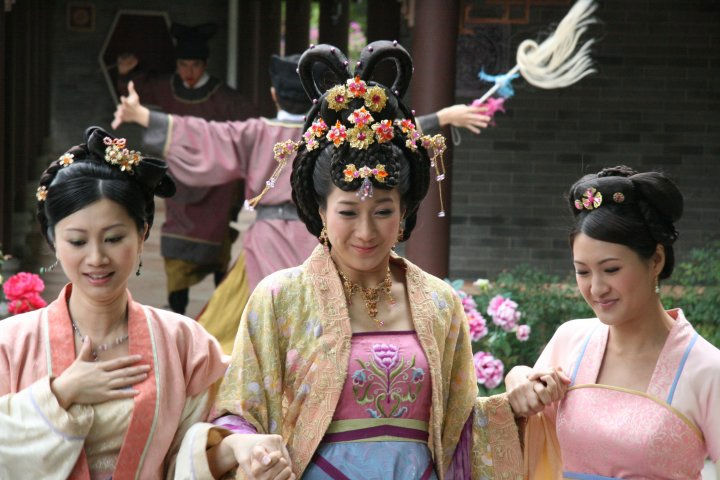 家法打丫鬟屁股的故事|家法打屁屁的故事_古代