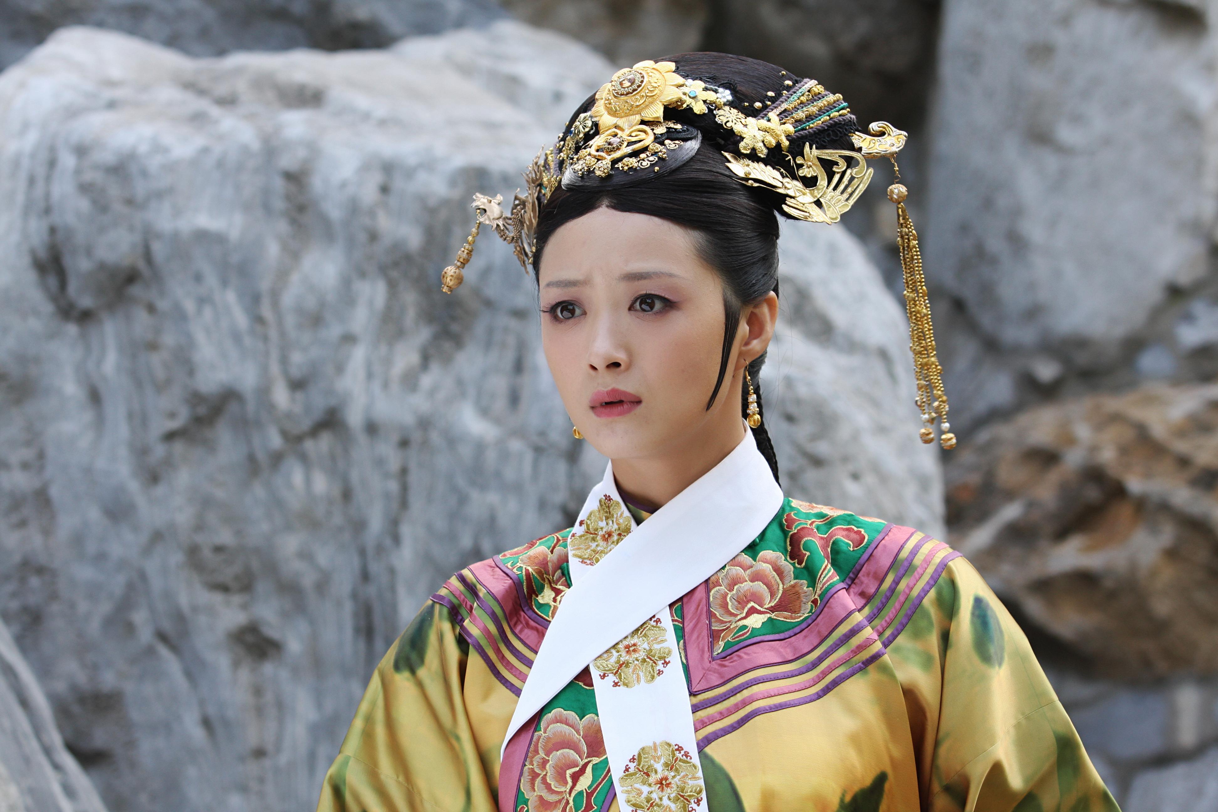 清朝嫔妃服饰 - 堆糖，美图壁纸兴趣社区
