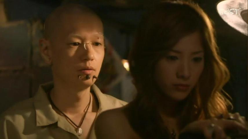 蛇舌(snakes+and+earrings)