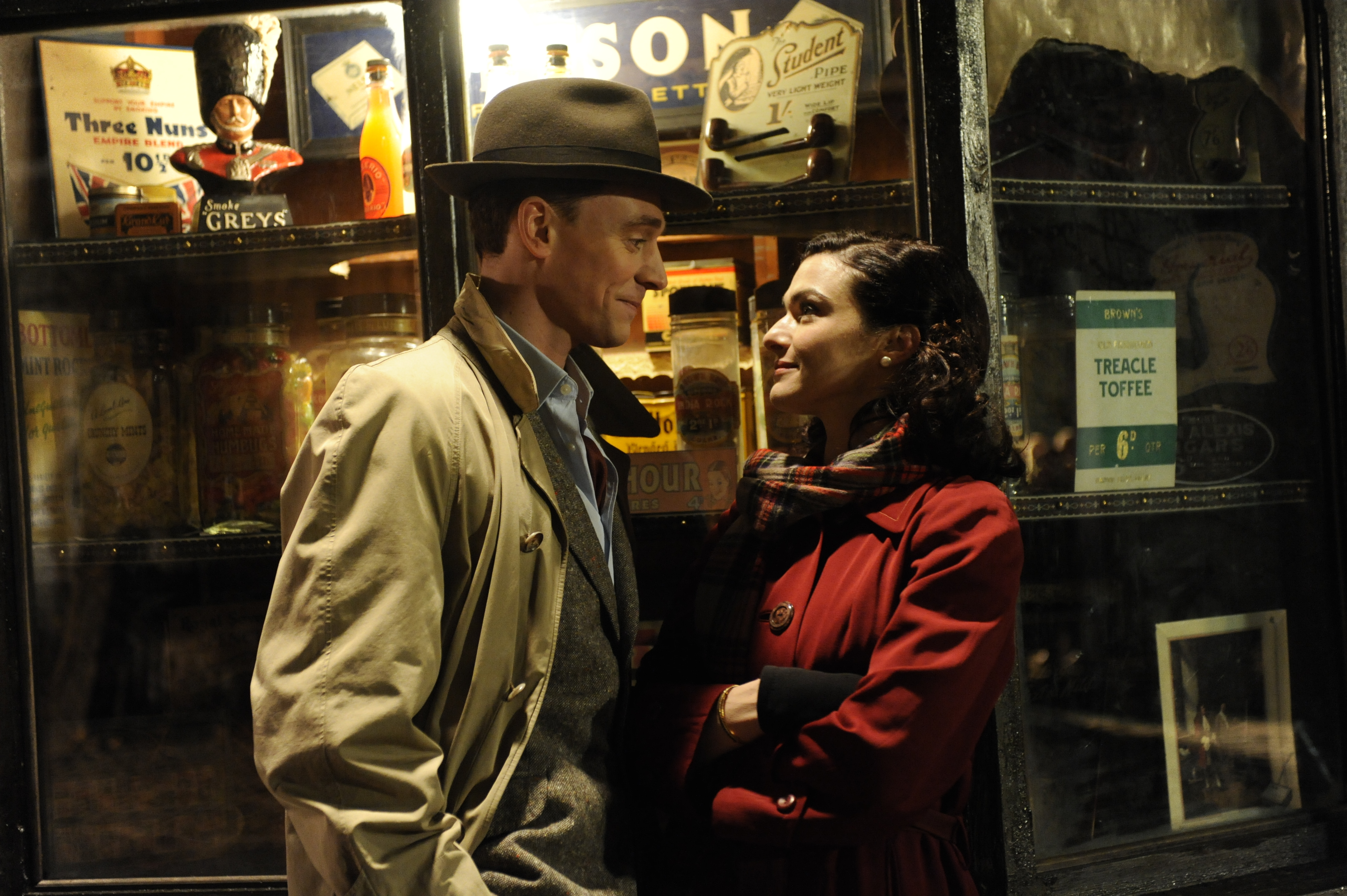 蔚蓝深海床戏_蔚蓝深海电影_蔚蓝深海迅雷下载 - 图片专栏 - 应声时光网