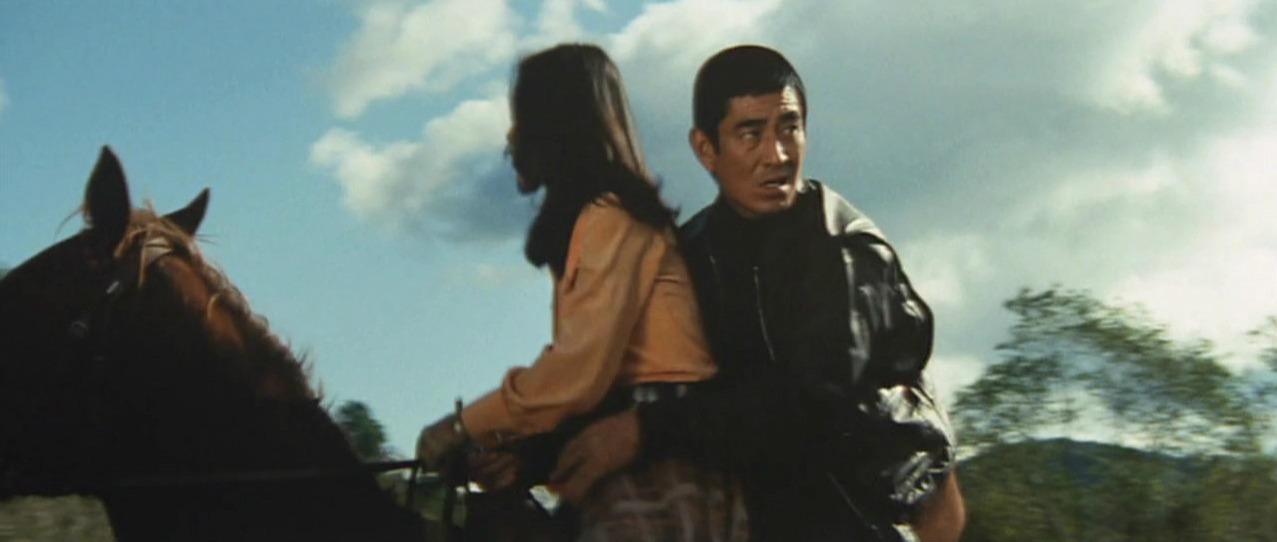 1978年日本电影周公演的（追捕）中惨遭电检剪去全部戏份的倍赏美津子