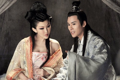 《活佛济公2》江苏热播 周诗雅敬业演出激情戏