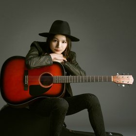 新山詩織(Shiori Niiyama) -《恋の中》配信单曲[iTunes Plus AAC]