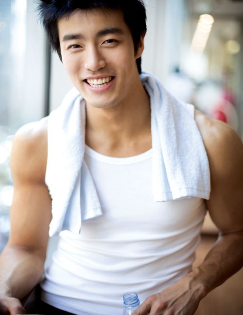 牛男健身:无健身器材徒手训练